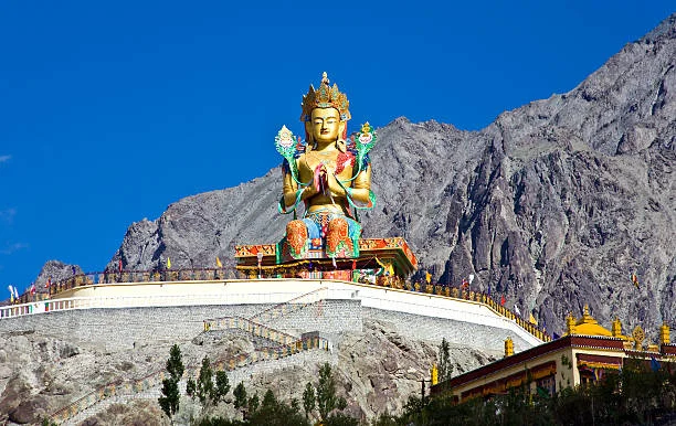 Leh Ladakh Tour Packages from Vadodara – 8 Days Scenic Himalayan Trip